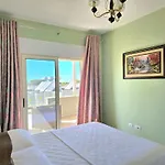 Sunny Penthouse 271 Apartamento Plazhi San Pietro
