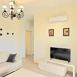 Sunny Penthouse 271 * Plazhi San Pietro