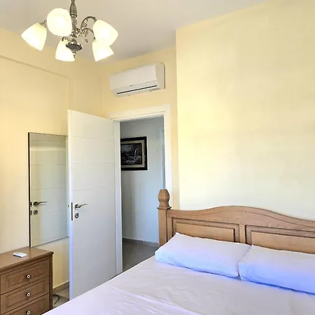 Apartment Sunny Penthouse 271 Plazhi San Pietro