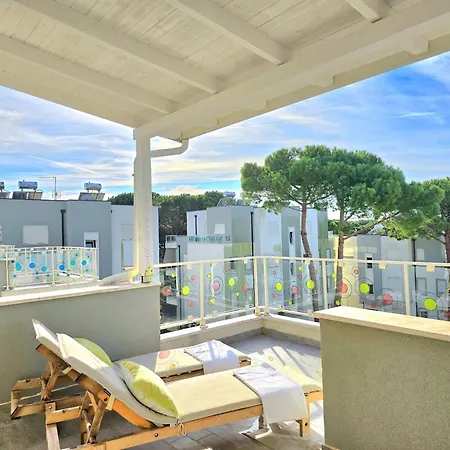 Sunny Penthouse 271 Apartment