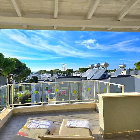 Apartment Sunny Penthouse 271 Plazhi San Pietro