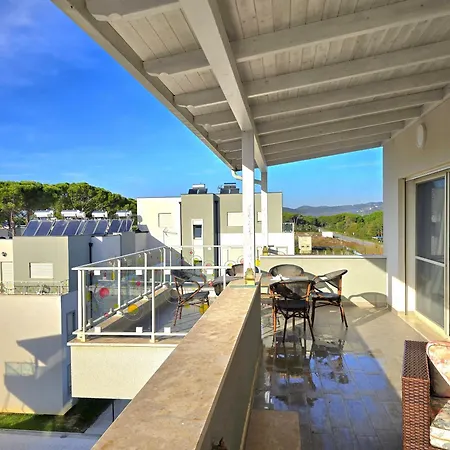 Sunny Penthouse 271 Plazhi San Pietro