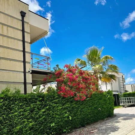 Sunny Penthouse 271 Plazhi San Pietro