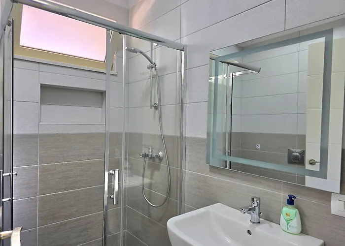 公寓 Sunny Penthouse 271 Plazhi San Pietro