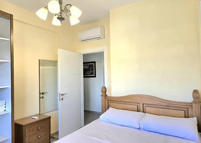 公寓 Sunny Penthouse 271 Plazhi San Pietro